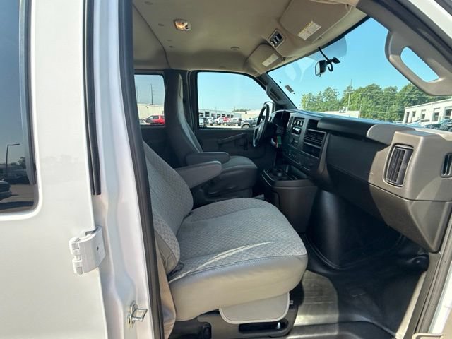 Used 2025 Chevrolet Express 3500 LS RWD image 18
