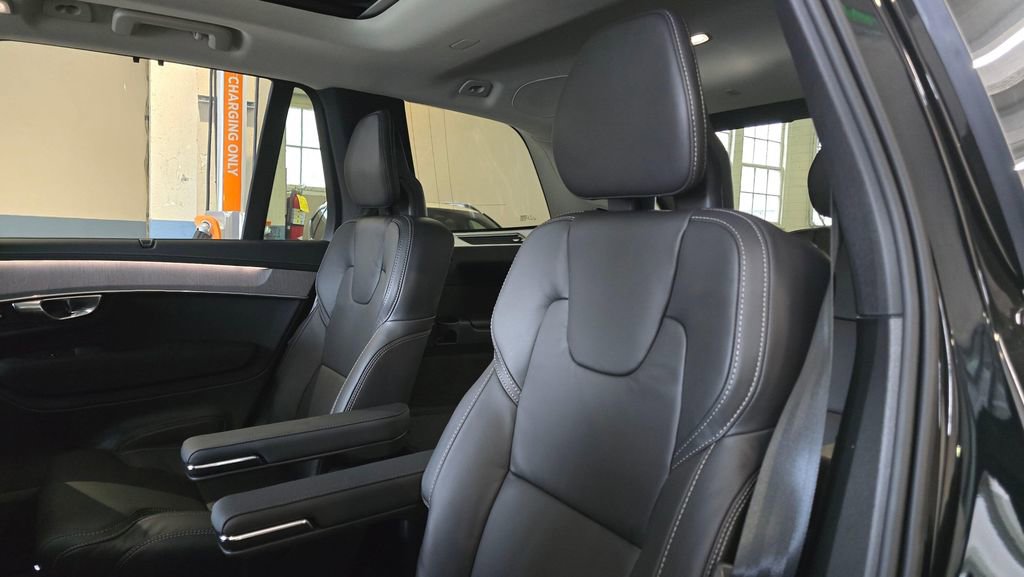 New 2026 Volvo XC90 B6 Ultra w/ Protection Package AWD/4WD image 18