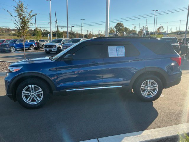 Used 2022 Ford Explorer XLT AWD/4WD image 4