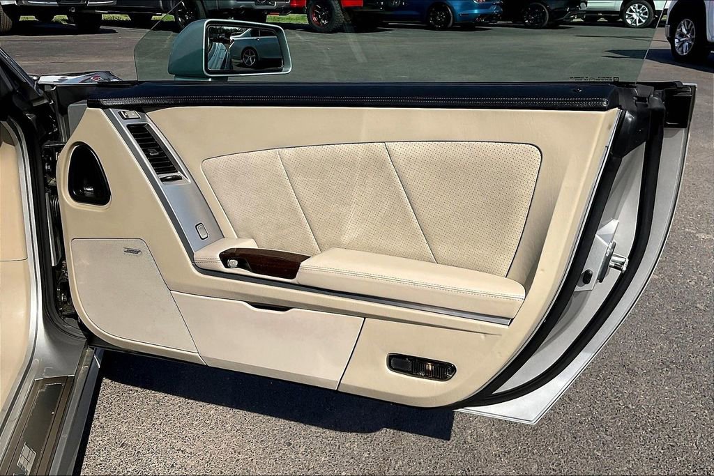 Used 2006 Cadillac XLR V image 26