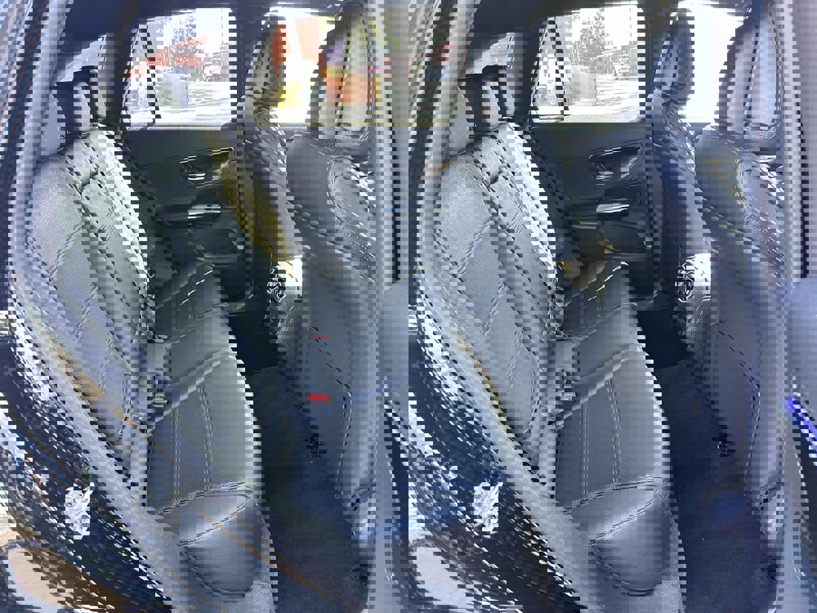 Used 2025 Mercedes-Benz GLC 300 image 13