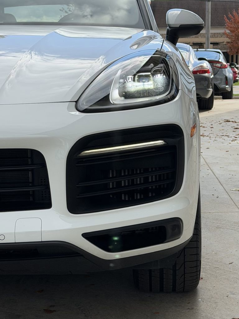 Used 2022 Porsche Cayenne Coupe image 11