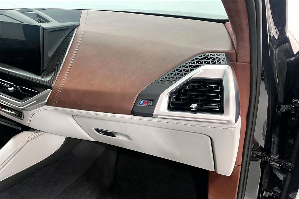 Used 2024 BMW XM AWD/4WD image 16