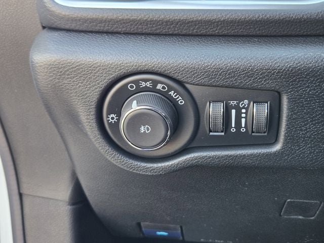 New 2026 Chrysler Pacifica Limited FWD image 17