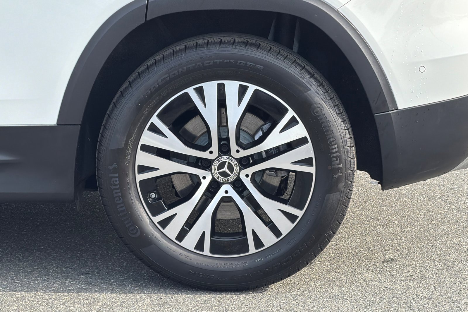 Certified 2025 Mercedes-Benz GLB 250 image 34