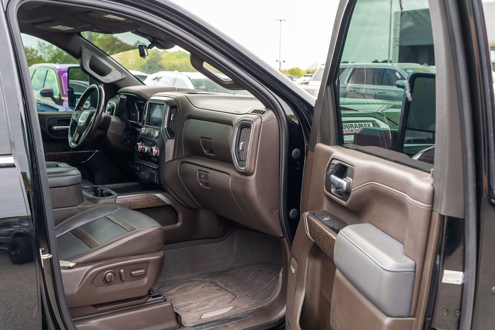 Used 2021 GMC Sierra 3500 Denali w/ Denali Ultimate Package image 14