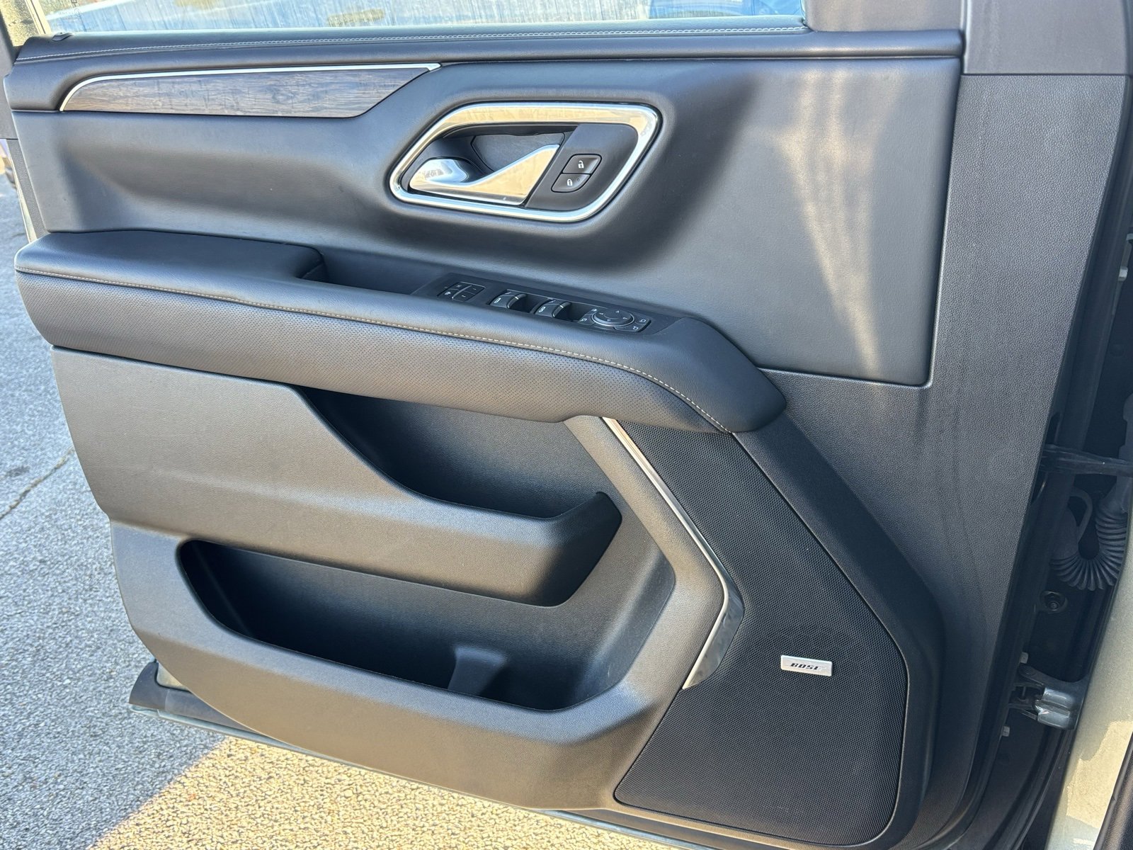 Used 2023 Chevrolet Suburban Premier image 10