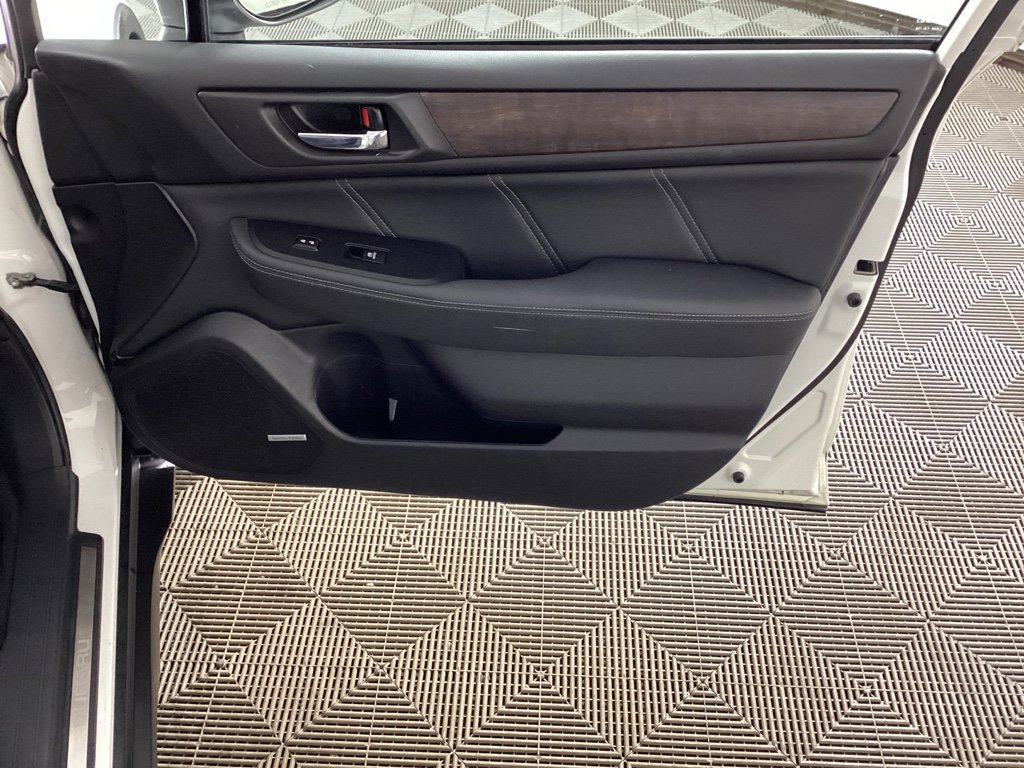 Used 2019 Subaru Outback 3.6R Limited image 9
