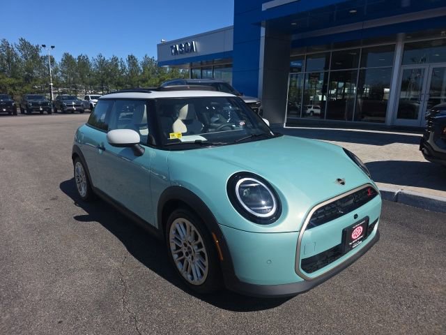 Used 2025 MINI Cooper S image 1