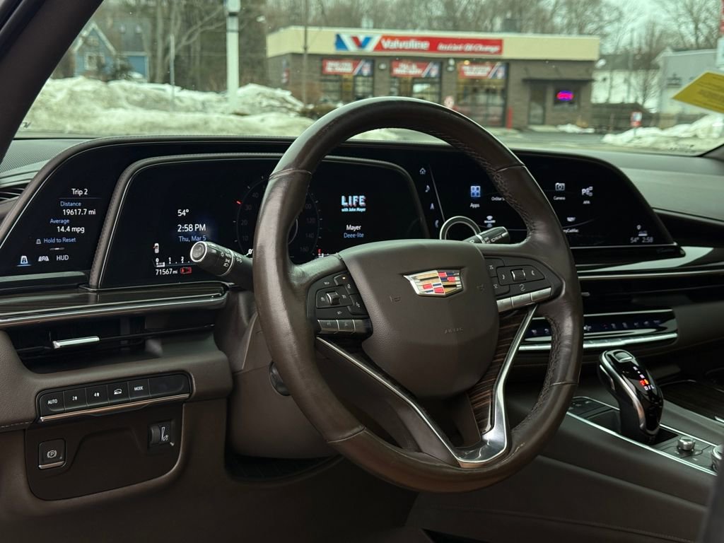 Used 2021 Cadillac Escalade Premium Luxury image 32