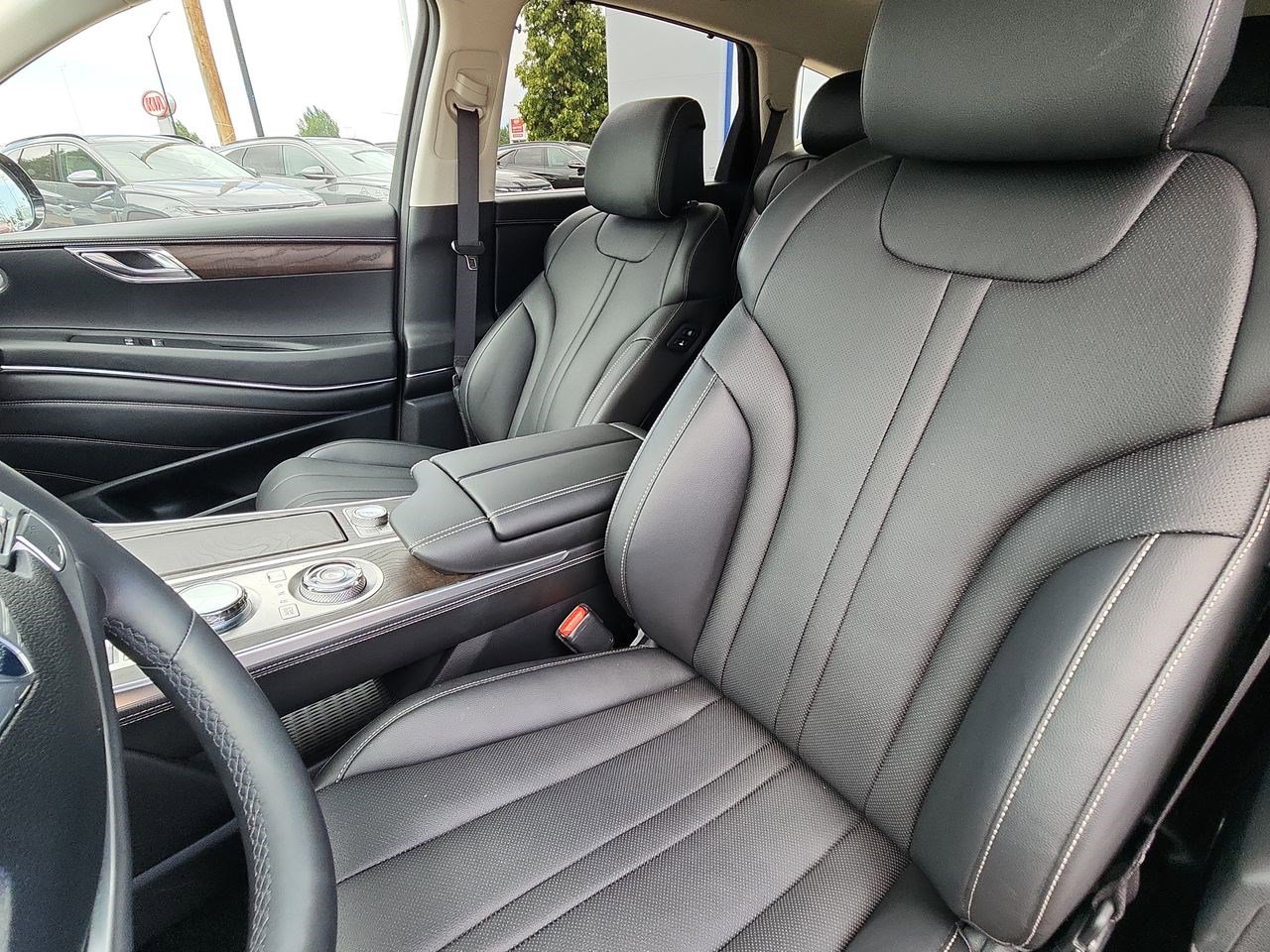 Used 2024 Genesis GV80 3.5T image 25