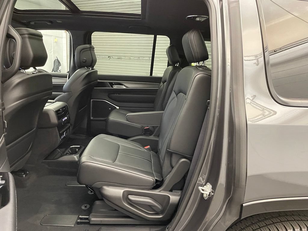 New 2026 Jeep Grand Wagoneer 2WD w/ Premium Group I image 19