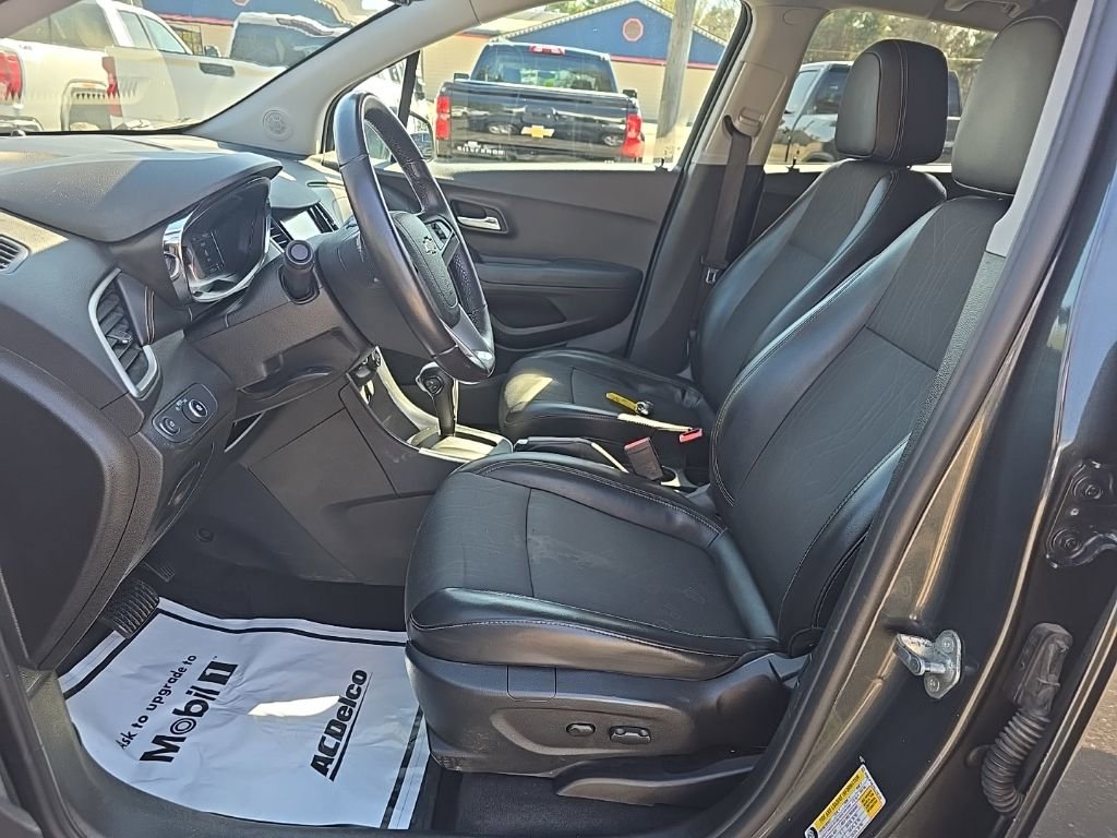 Used 2017 Chevrolet Trax LT w/ LT Convenience Package AWD/4WD image 7