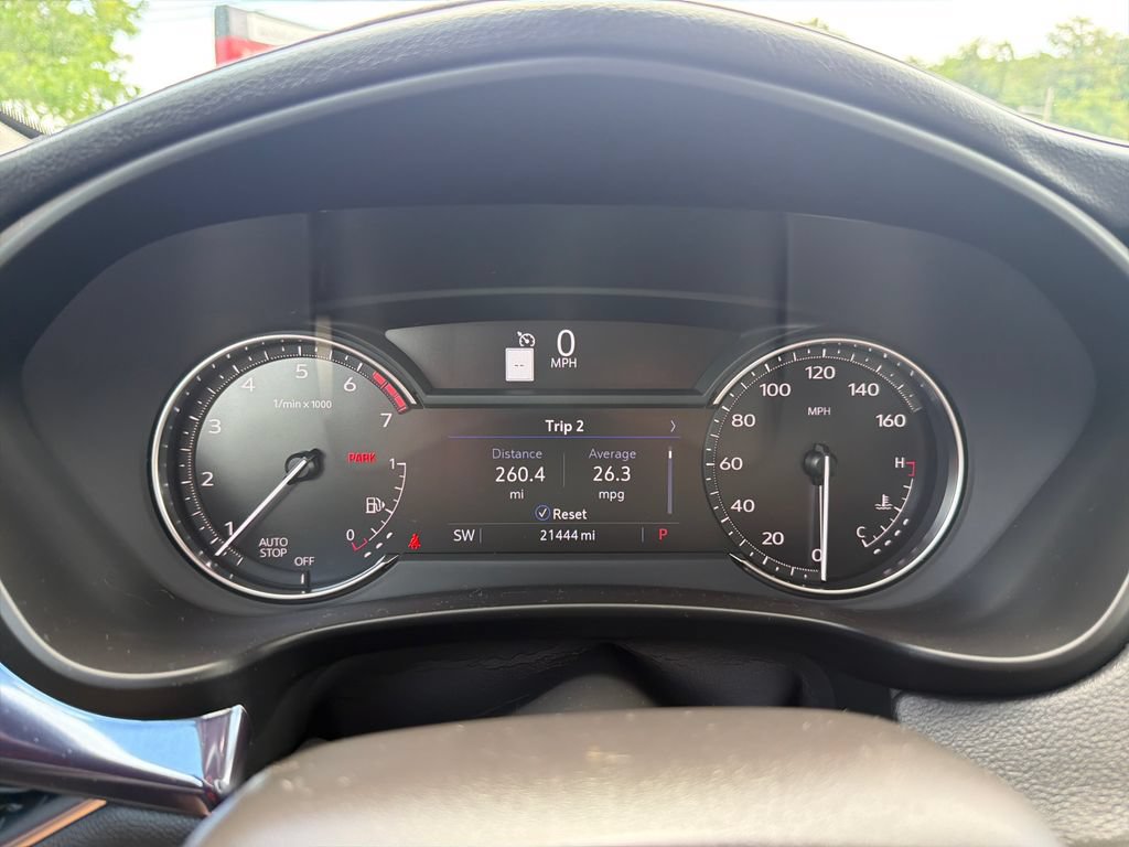 Used 2023 Cadillac XT4 Luxury w/ Cold Weather Package FWD image 19