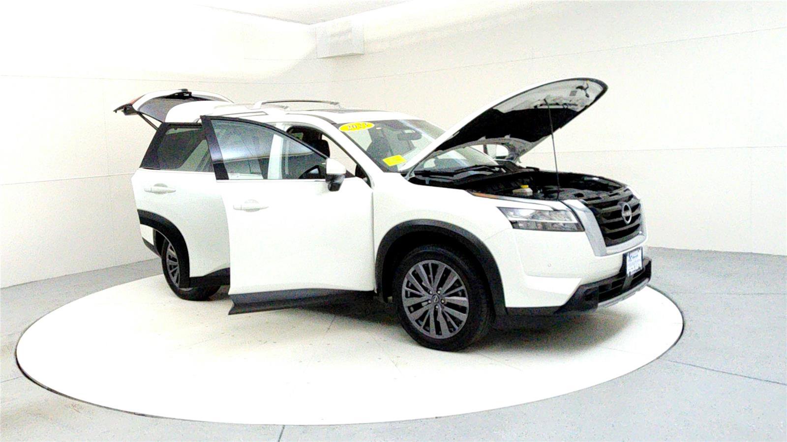 Used 2023 Nissan Pathfinder SL w/ SL Premium Package image 12