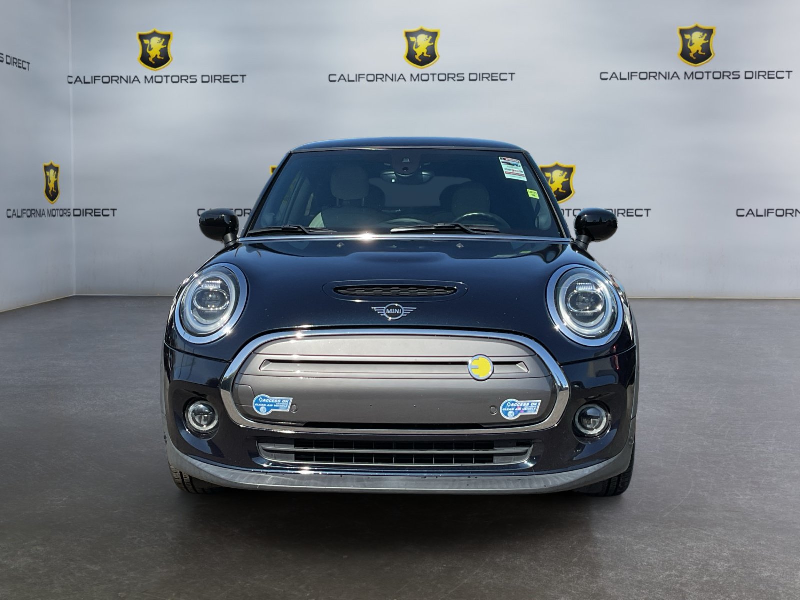 Used 2021 MINI Cooper SE w/ 8.8" Touchscreen Nav Package FWD image 2