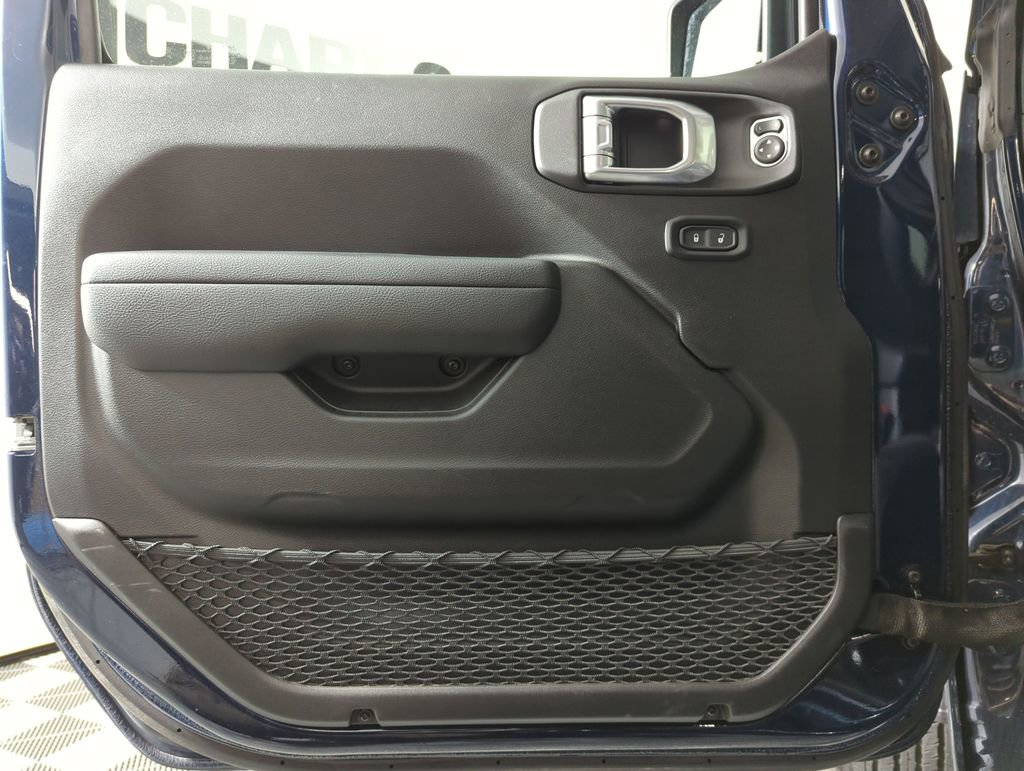 Used 2025 Jeep Wrangler Sport image 8