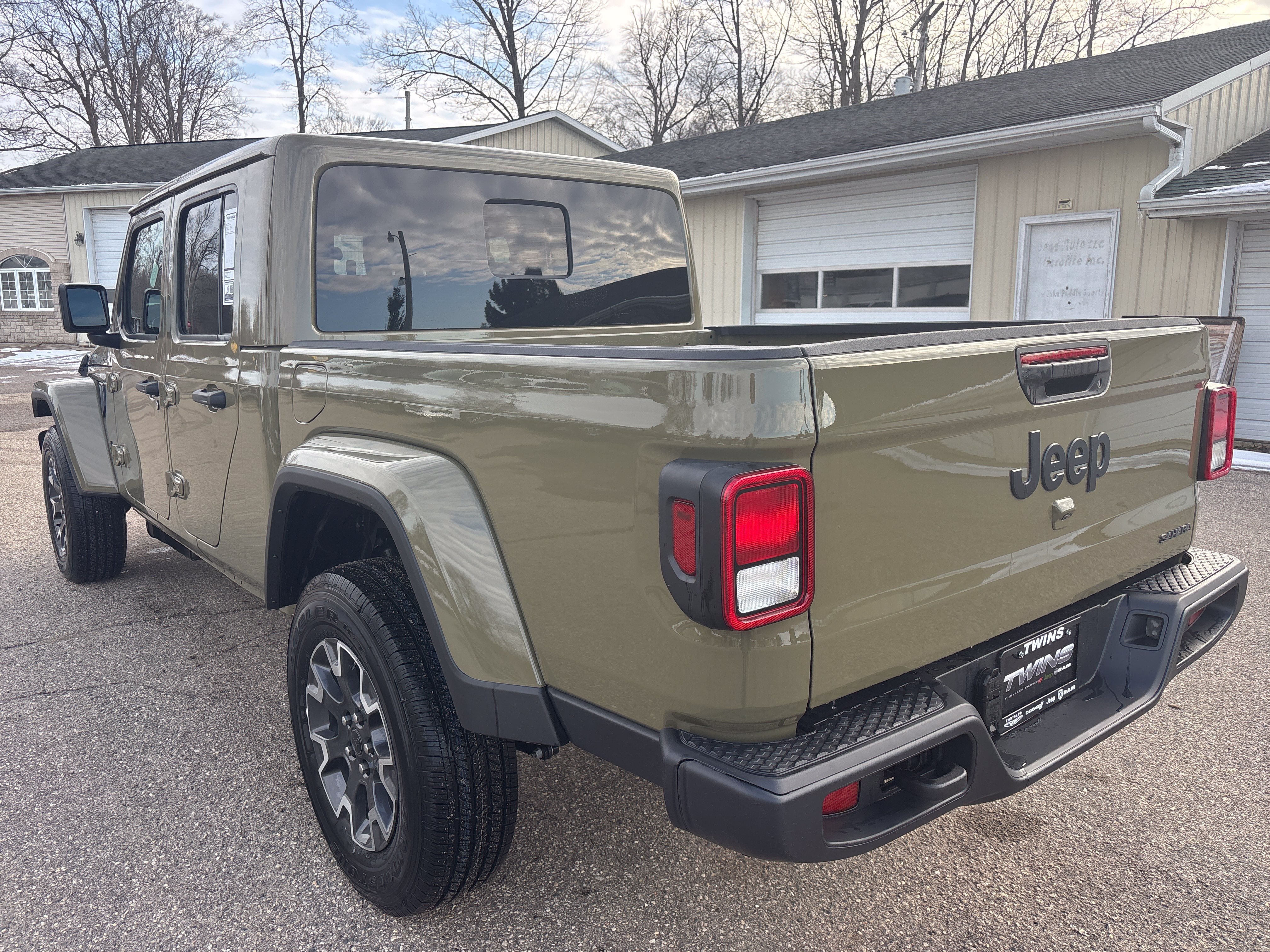 New 2026 Jeep Gladiator Sport AWD/4WD image 6