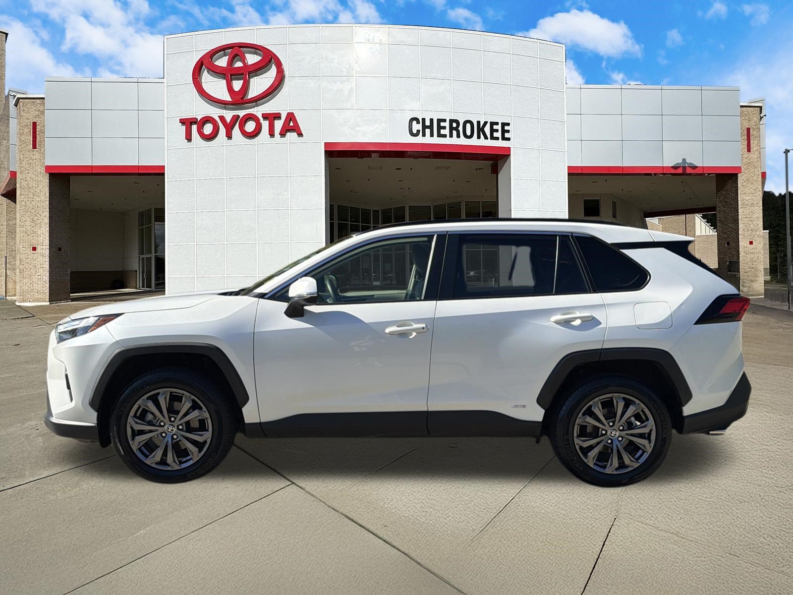 Used 2022 Toyota RAV4 XLE Premium AWD/4WD image 8