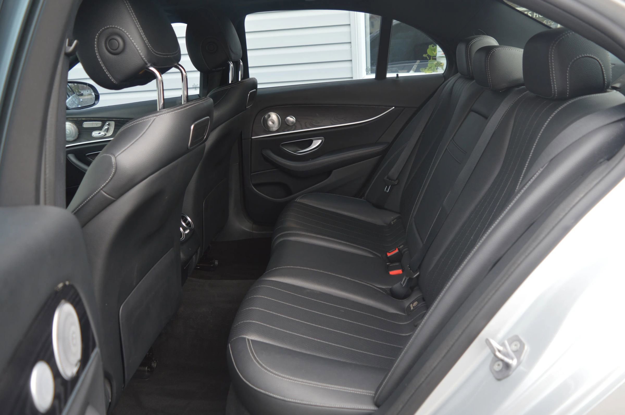 Used 2018 Mercedes-Benz E 300 4MATIC image 13