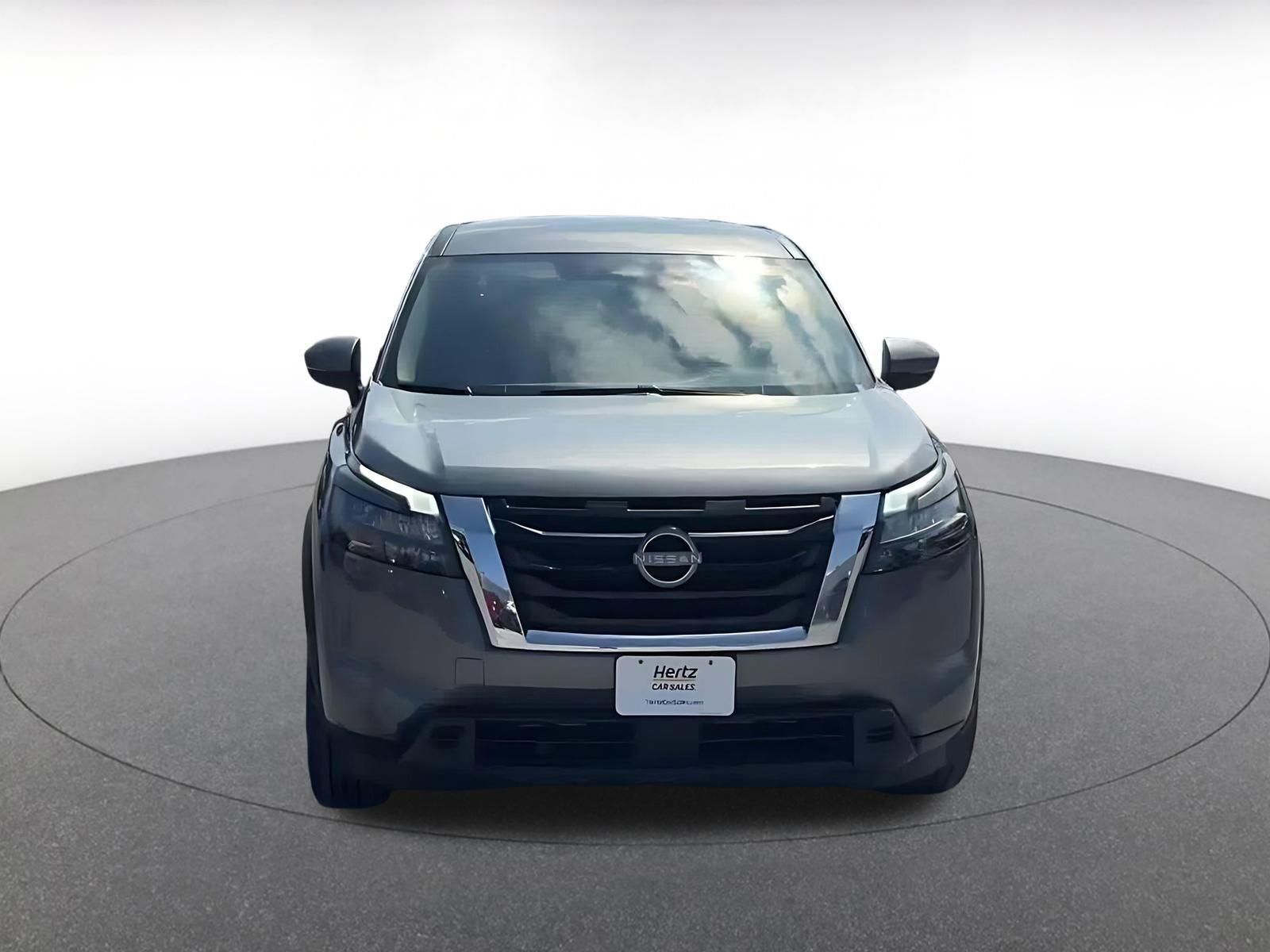 Used 2025 Nissan Pathfinder SV image 4