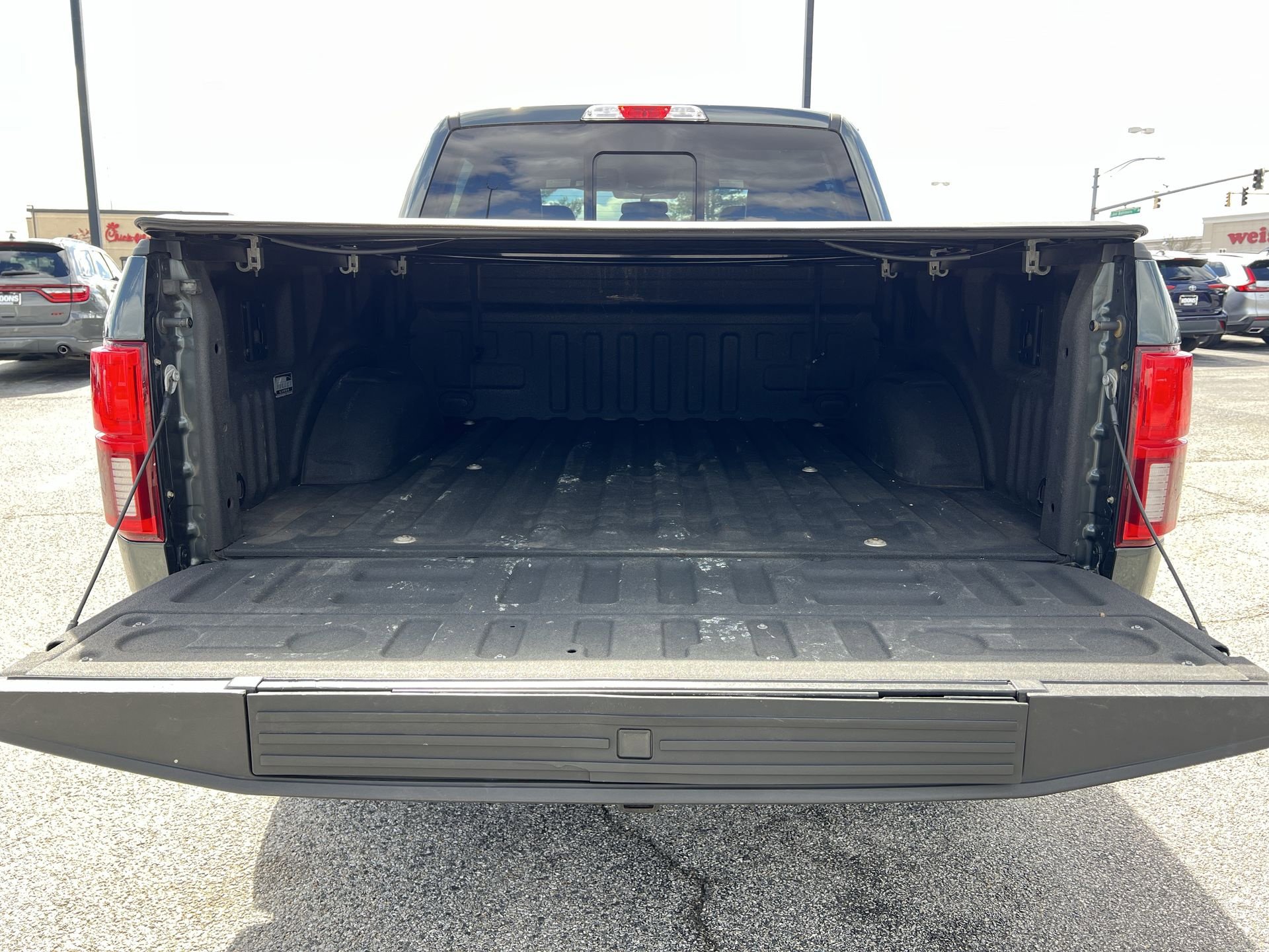 Used 2018 Ford F150 Lariat image 25
