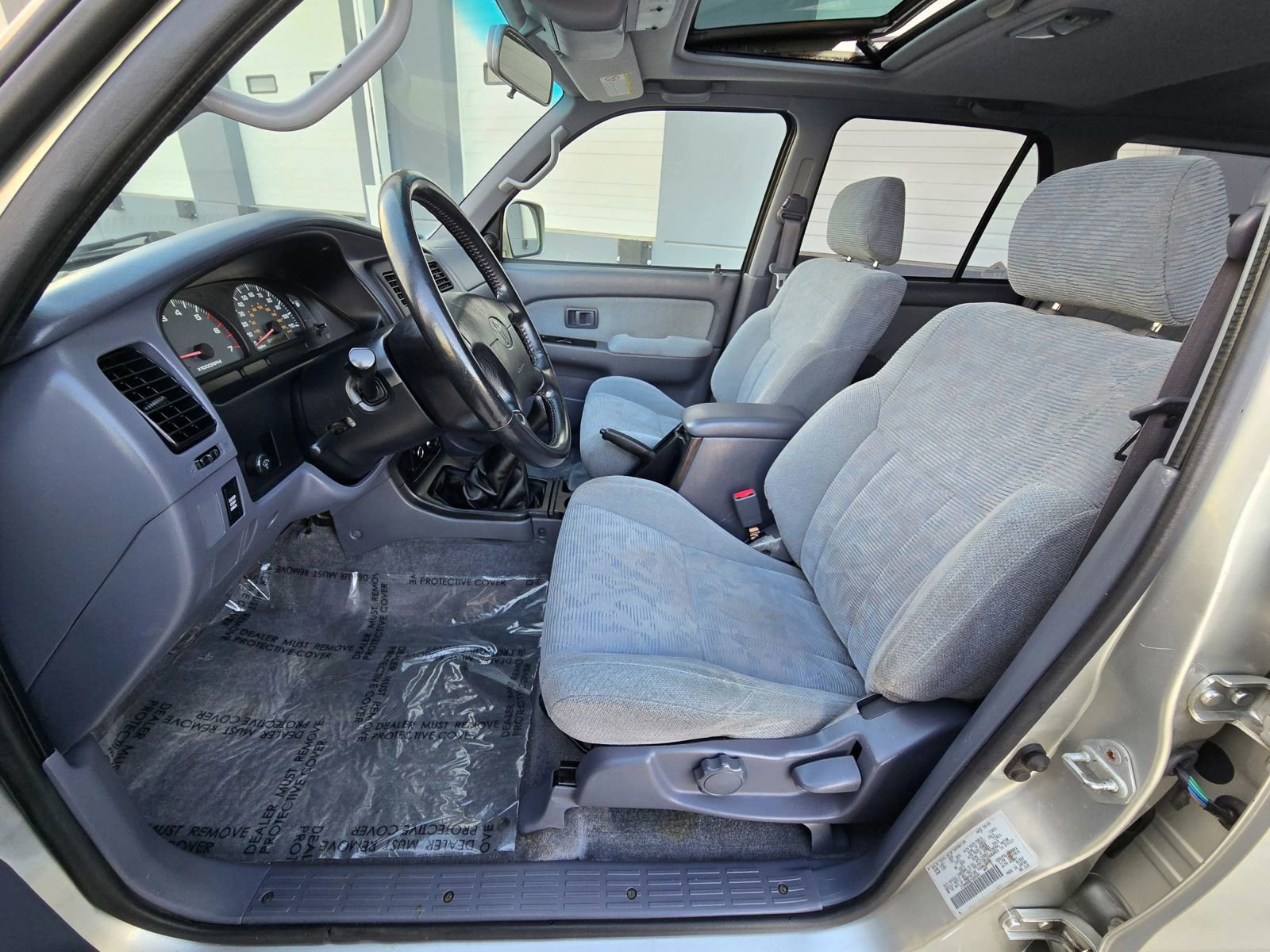 Used 2000 Toyota 4Runner SR5 image 13