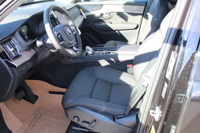 New 2026 Volvo XC90 B6 Plus w/ Protection Package Premier AWD/4WD image 12
