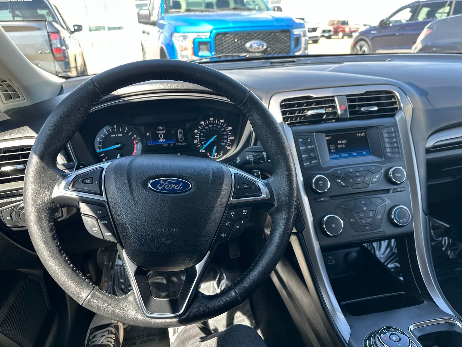 Used 2017 Ford Fusion SE w/ Equipment Group 201A AWD/4WD image 38