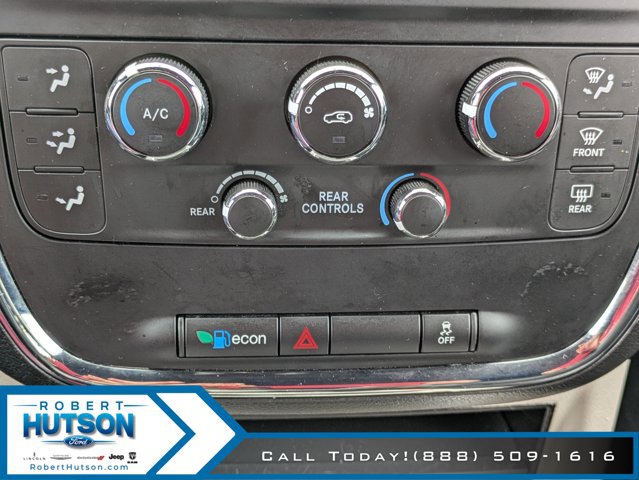 Used 2017 Dodge Grand Caravan SXT image 25