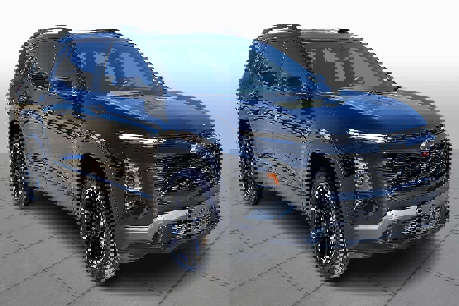 Used 2025 Chevrolet Equinox RS w/ Safety and Technology Package image 2