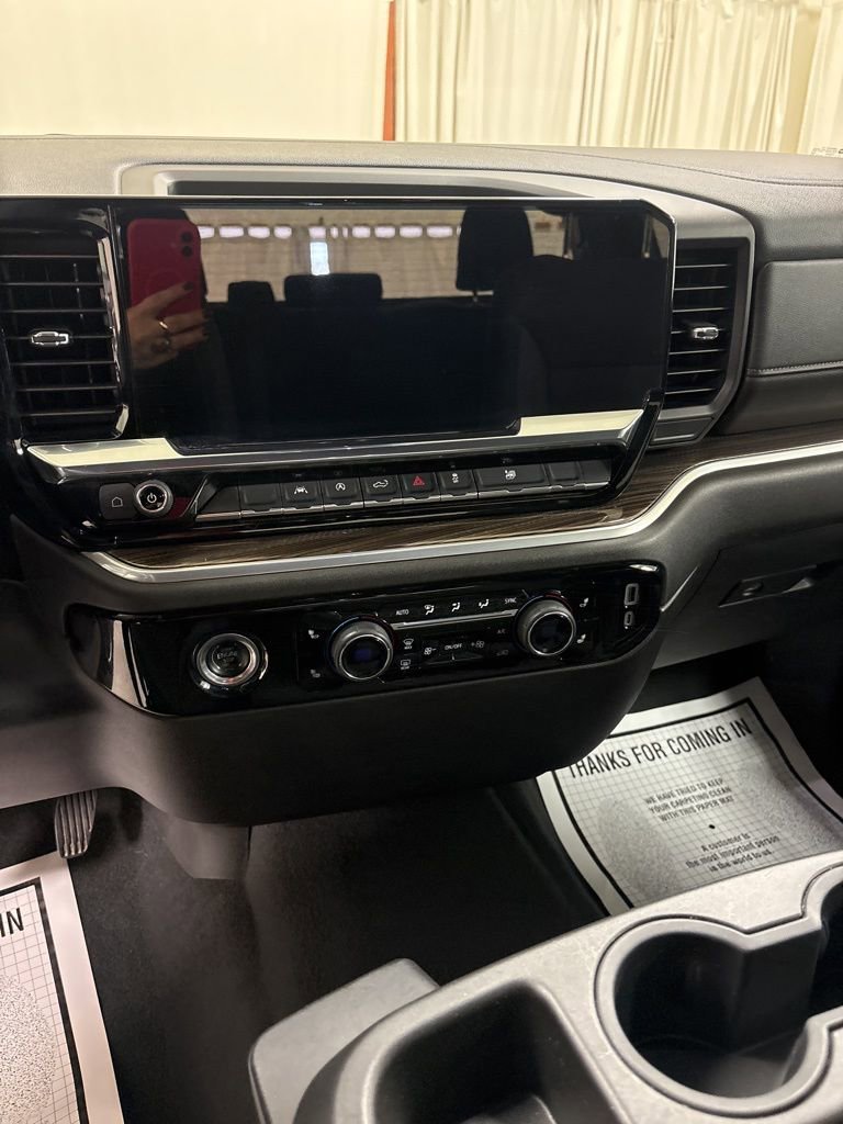 Used 2024 Chevrolet Silverado 1500 LT AWD/4WD image 13