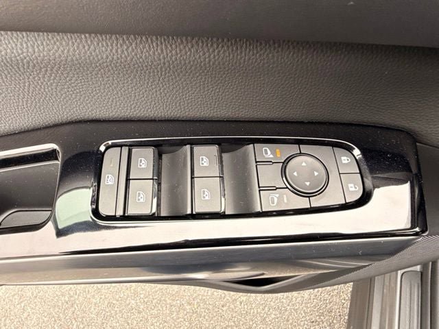 New 2026 Nissan Pathfinder SL AWD/4WD image 11