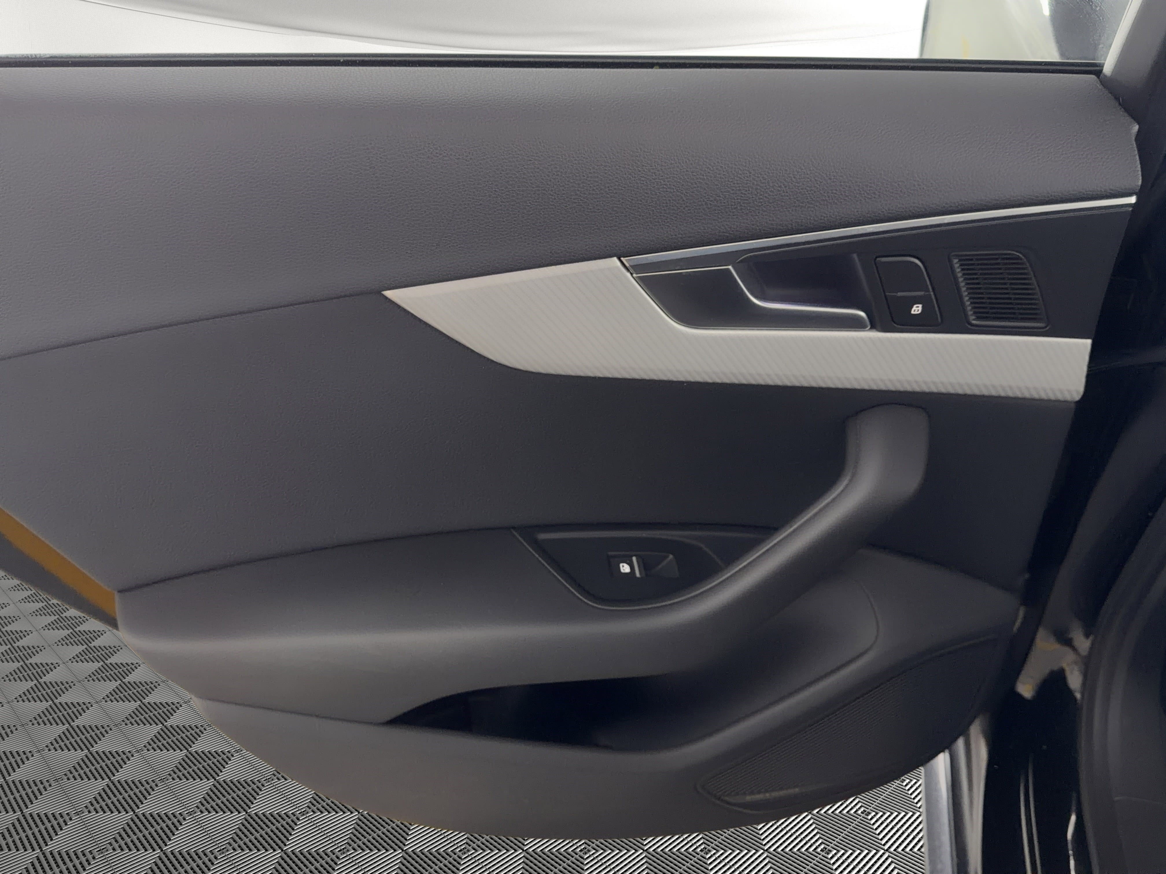 Used 2017 Audi A4 2.0T Premium Plus w/ Premium Plus Package image 17