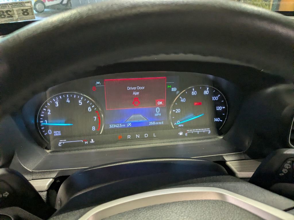 Used 2023 Ford Explorer XLT w/ Equipment Group 202A AWD/4WD image 18