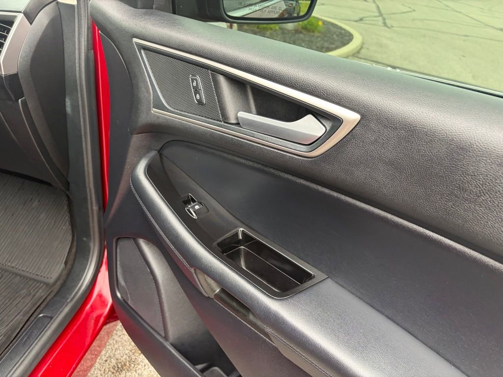 Used 2019 Ford Edge SEL w/ Equipment Group 201A AWD/4WD image 30