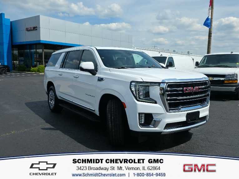 Used 2022 GMC Yukon XL SLT w/ SLT Premium Package AWD/4WD image 3