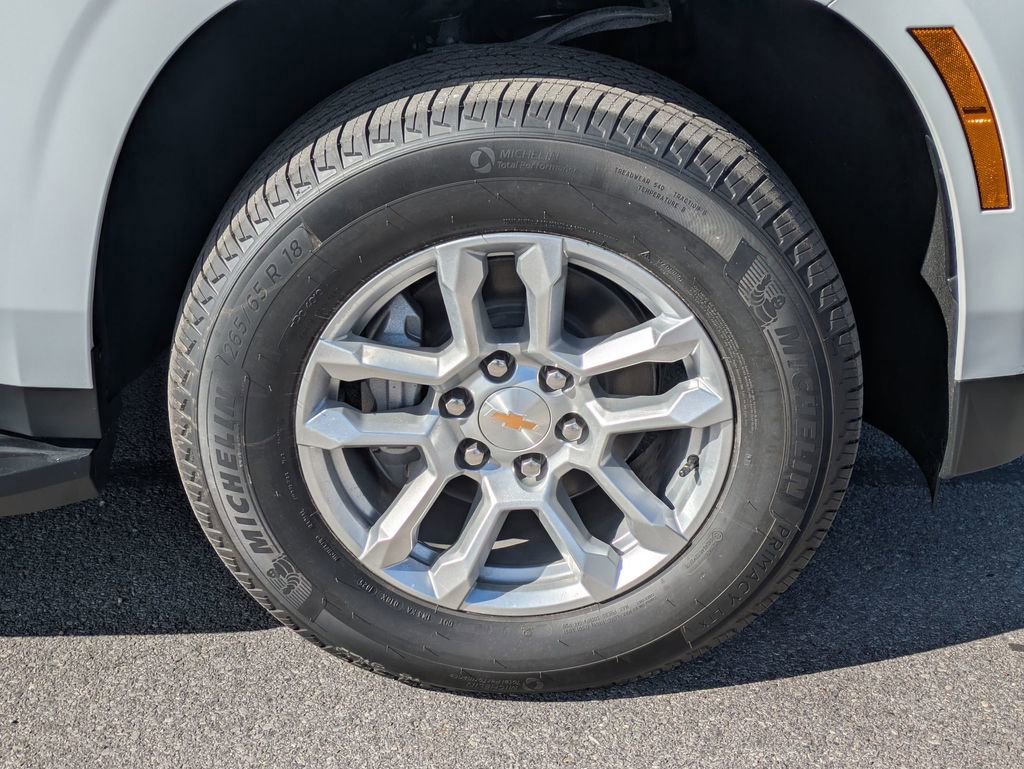New 2026 Chevrolet Suburban LS image 11