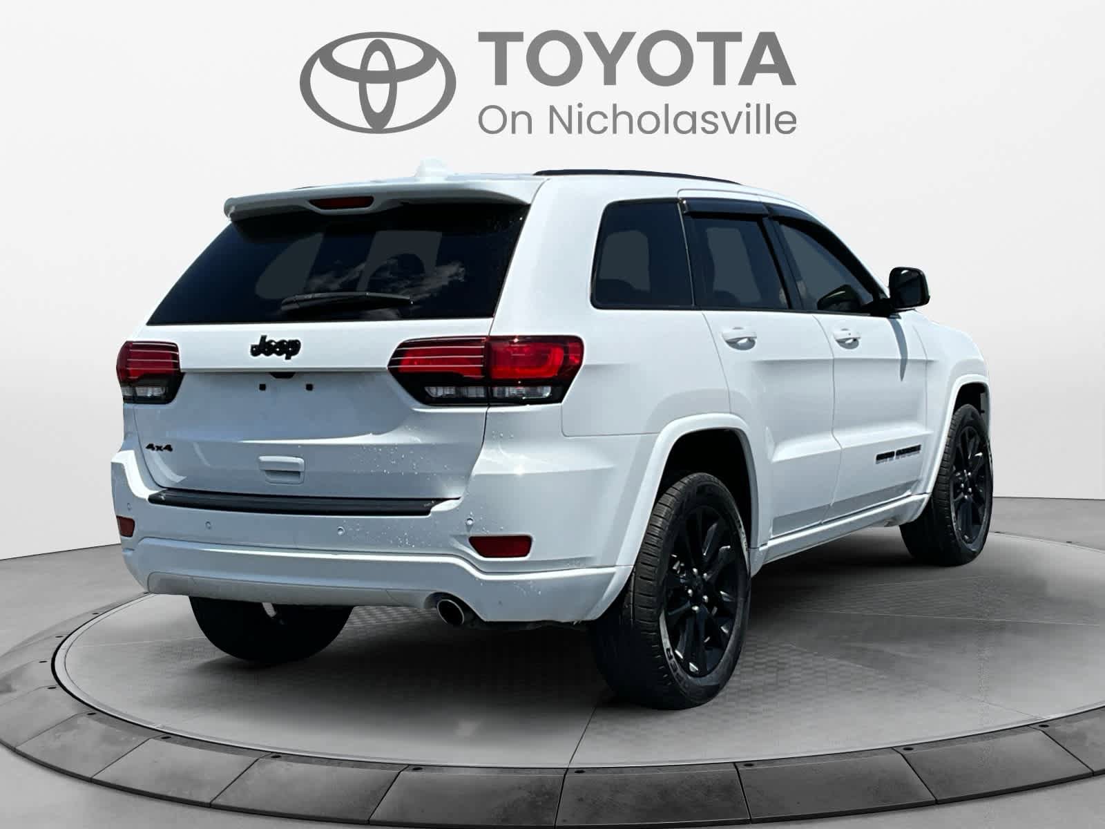 Used 2020 Jeep Grand Cherokee Altitude AWD/4WD image 6