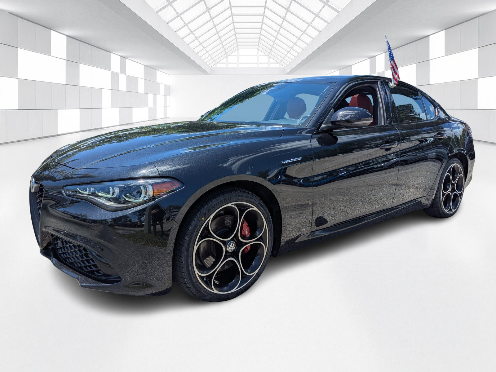 Used 2024 Alfa Romeo Giulia Veloce AWD/4WD image 3
