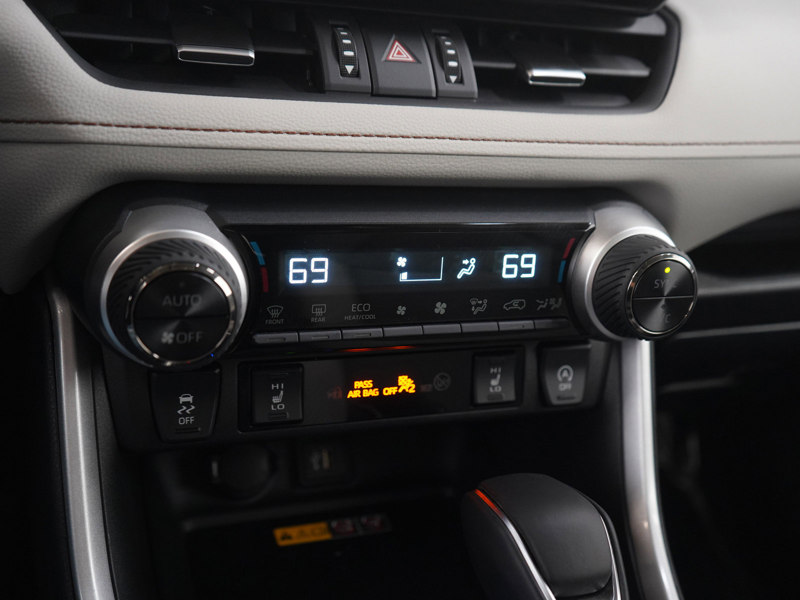 Used 2025 Toyota RAV4 XLE Premium w/ Weather Package AWD/4WD image 23