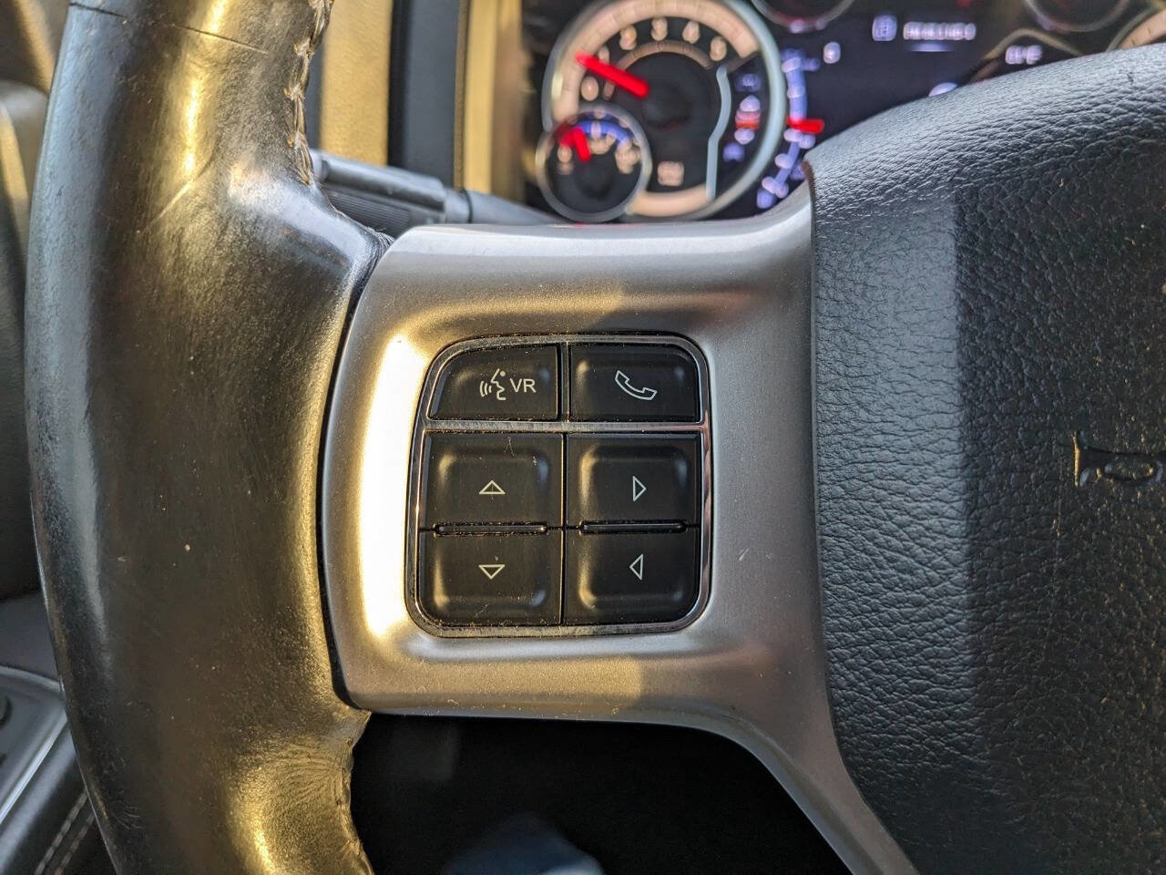 Used 2016 RAM 1500 Laramie w/ Convenience Group AWD/4WD image 31