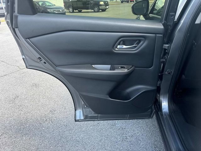 Used 2025 Nissan Rogue SV FWD image 15