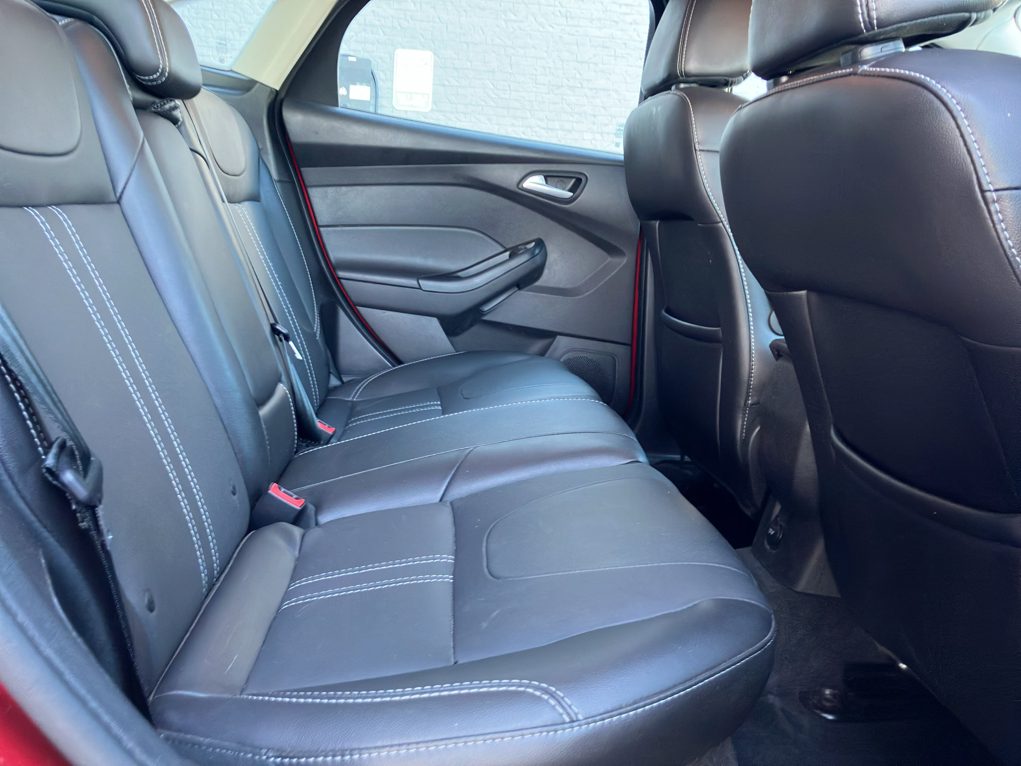 Used 2014 Ford Focus SE w/ Equipment Group 201A FWD image 23