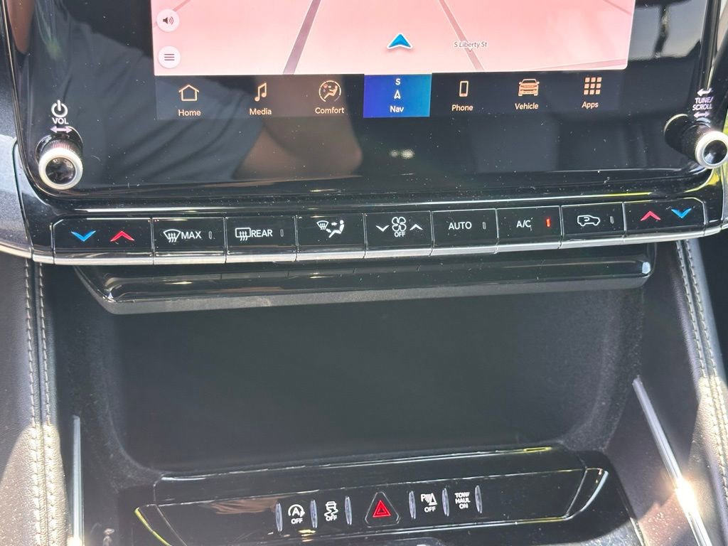 Used 2024 Jeep Wagoneer L 4WD image 32