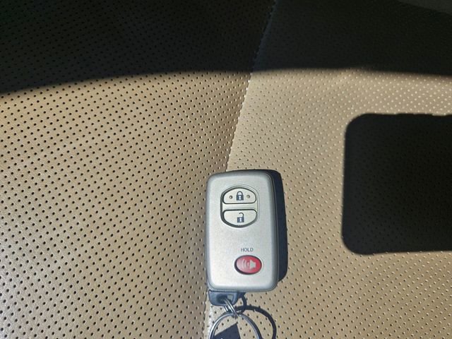 Used 2017 Toyota 4Runner Limited AWD/4WD image 29