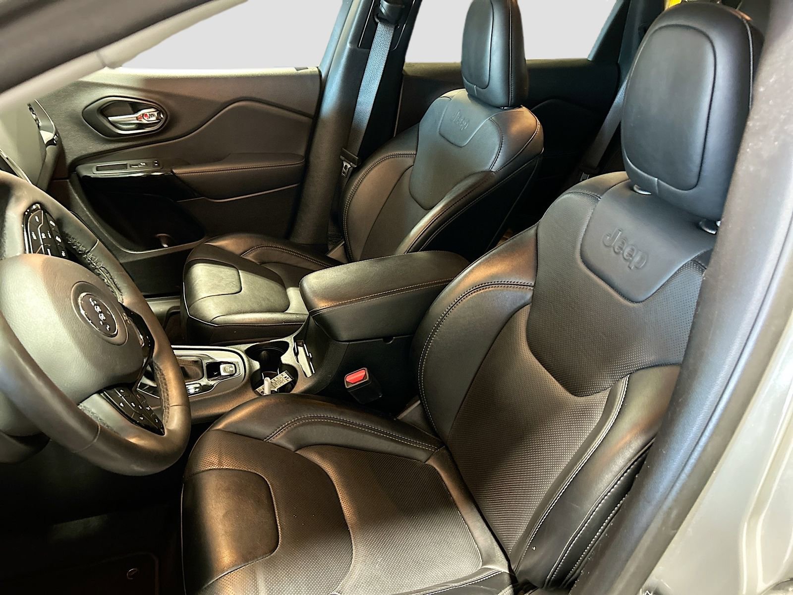 Used 2023 Jeep Cherokee Altitude Lux AWD/4WD image 20