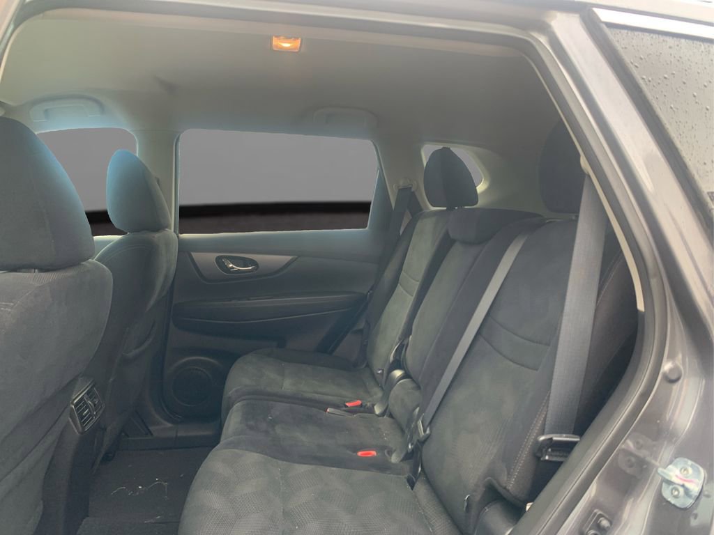 Used 2016 Nissan Rogue SV image 10