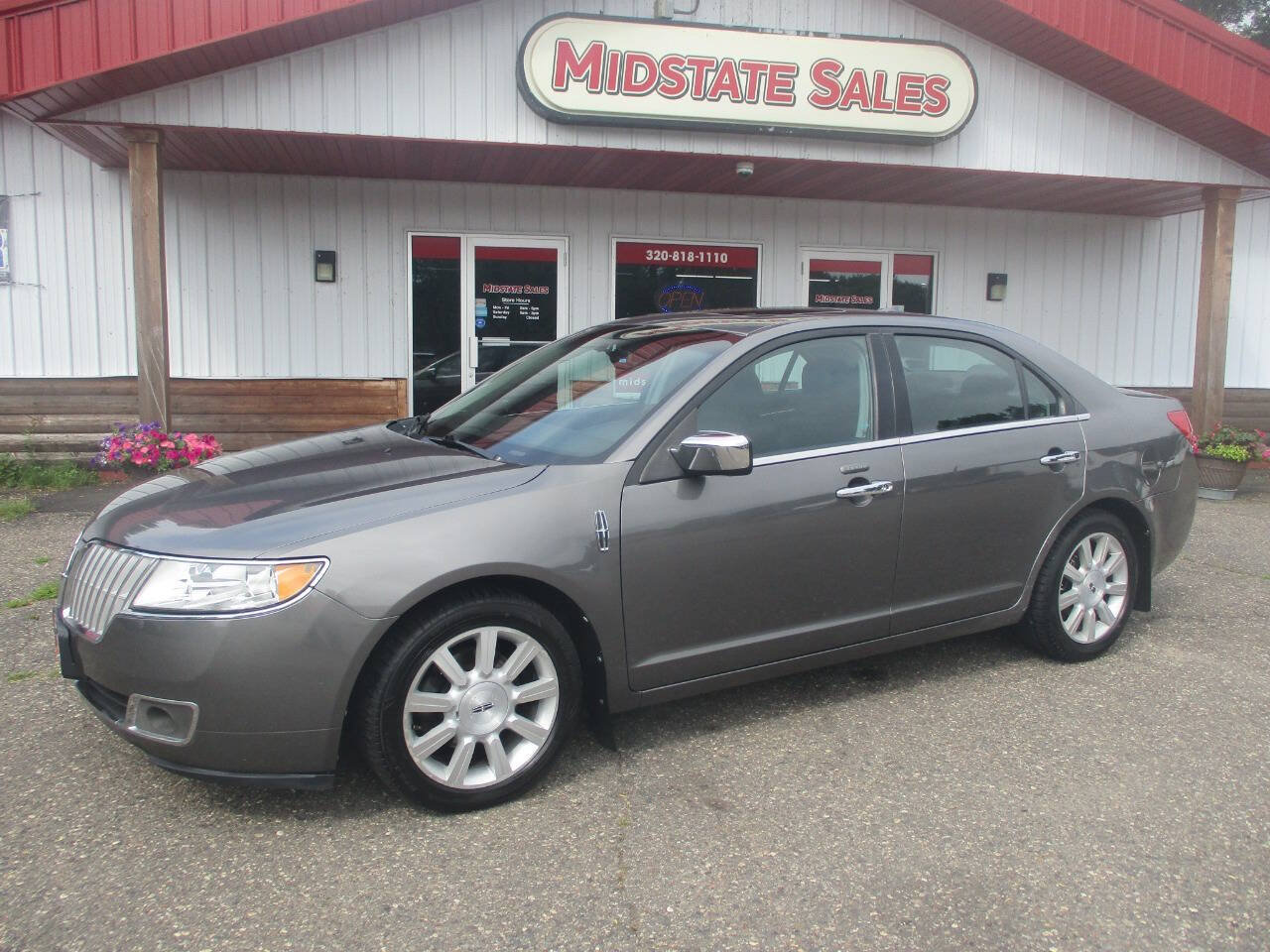 Used 2010 Lincoln MKZ FWD image 2