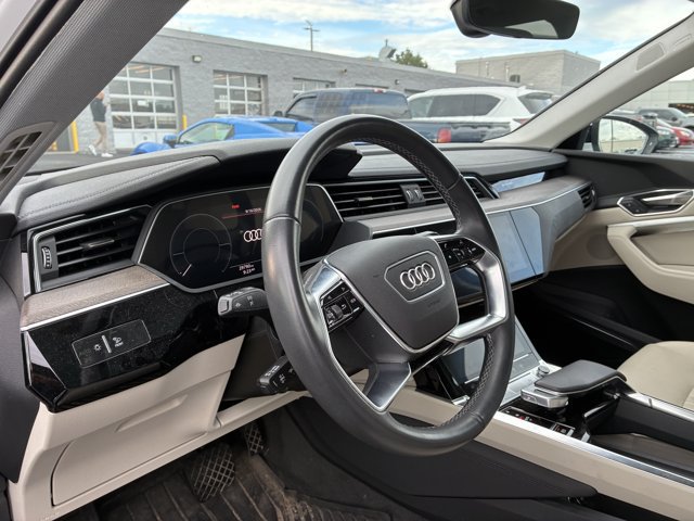 Used 2024 Audi Q8 e-tron Premium Plus w/ Premium Plus Package AWD/4WD image 10